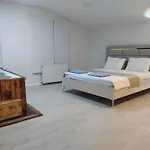Suiton6 Aparthotel
